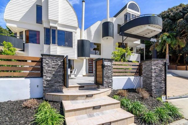 6105 Avenida Chamnez, La Jolla, CA 92037
