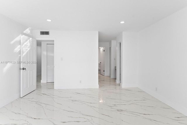 2251 NW 48th Ter 102, Lauderhill, FL 33313