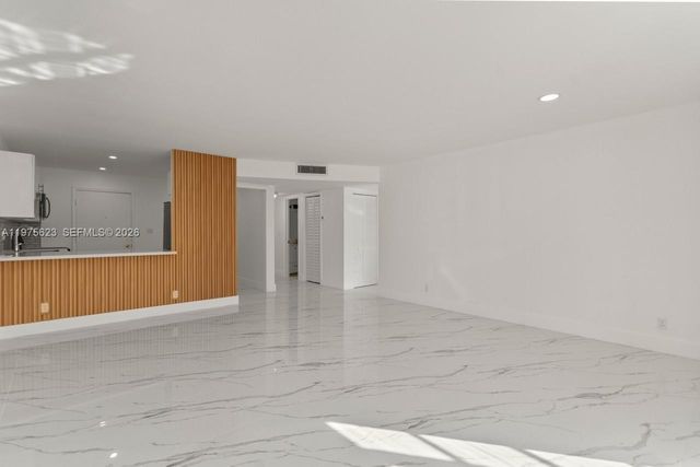 2251 NW 48th Ter 102, Lauderhill, FL 33313