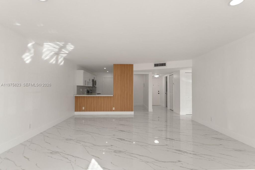 2251 NW 48th Ter 102, Lauderhill, FL 33313