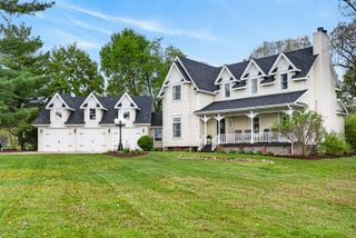 28364 N Lakeview Circle, Mchenry, IL 60051