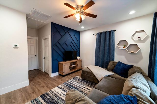 1415 N Houston Street, Fort Worth, TX 76164