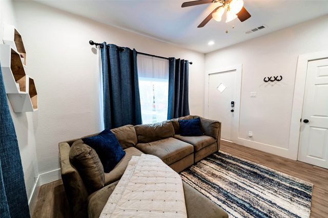 1415 N Houston Street, Fort Worth, TX 76164