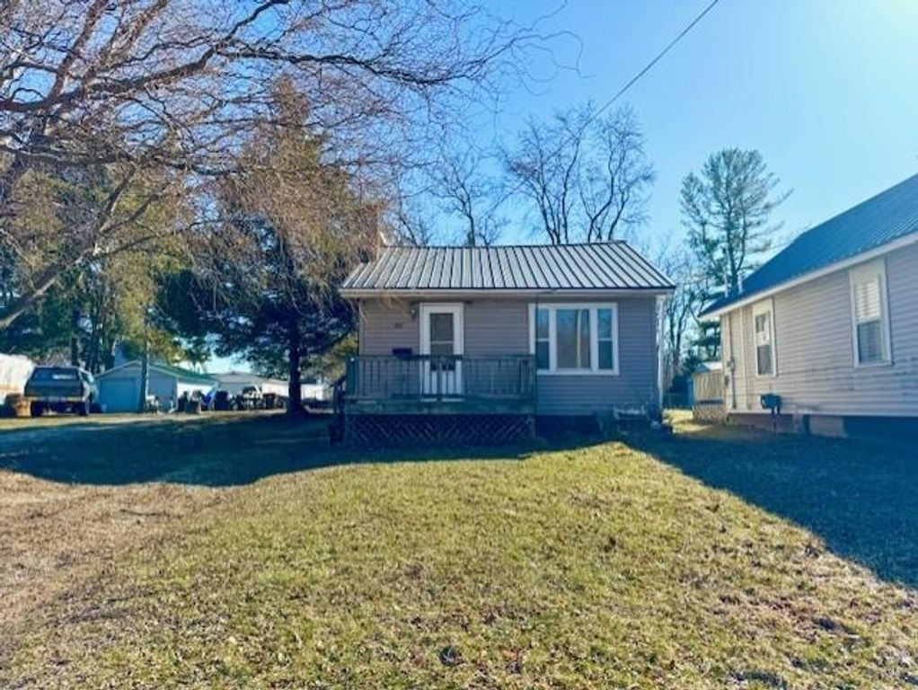 348 N Grover Avenue, Alma, MI 48801