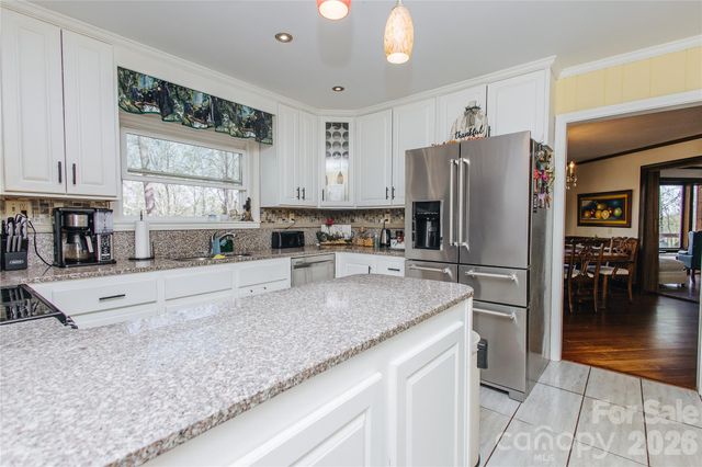 56 E Glenview Street, Marion, NC 28752