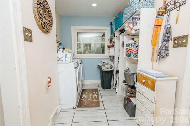 56 E Glenview Street, Marion, NC 28752