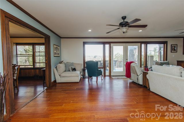 56 E Glenview Street, Marion, NC 28752