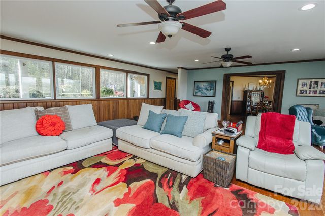 56 E Glenview Street, Marion, NC 28752