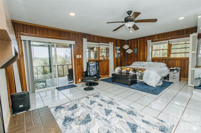 56 E Glenview Street, Marion, NC 28752
