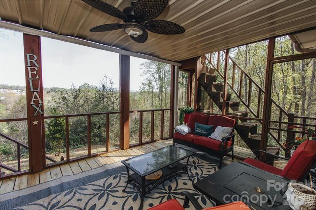 56 E Glenview Street, Marion, NC 28752