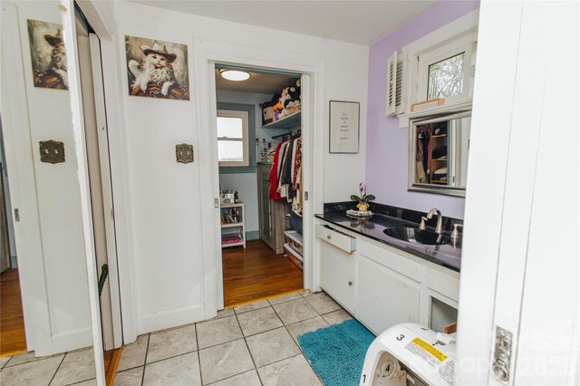 56 E Glenview Street, Marion, NC 28752