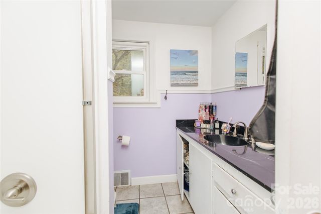 56 E Glenview Street, Marion, NC 28752