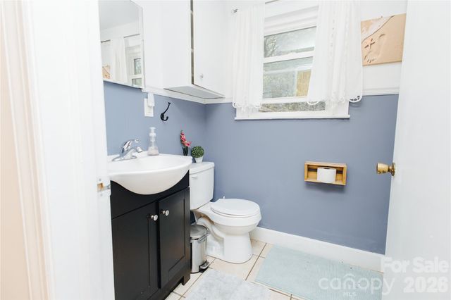 56 E Glenview Street, Marion, NC 28752