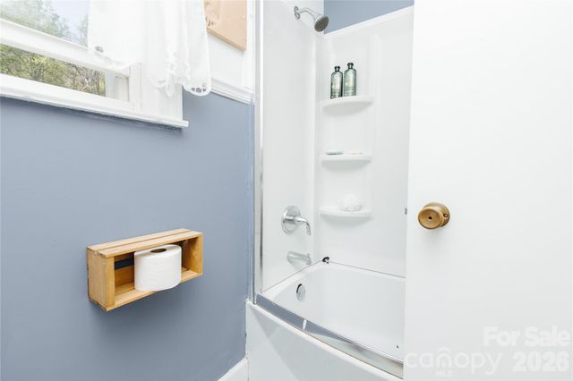 56 E Glenview Street, Marion, NC 28752