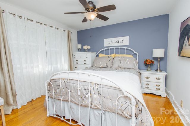 56 E Glenview Street, Marion, NC 28752