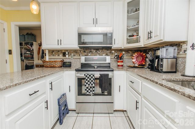 56 E Glenview Street, Marion, NC 28752