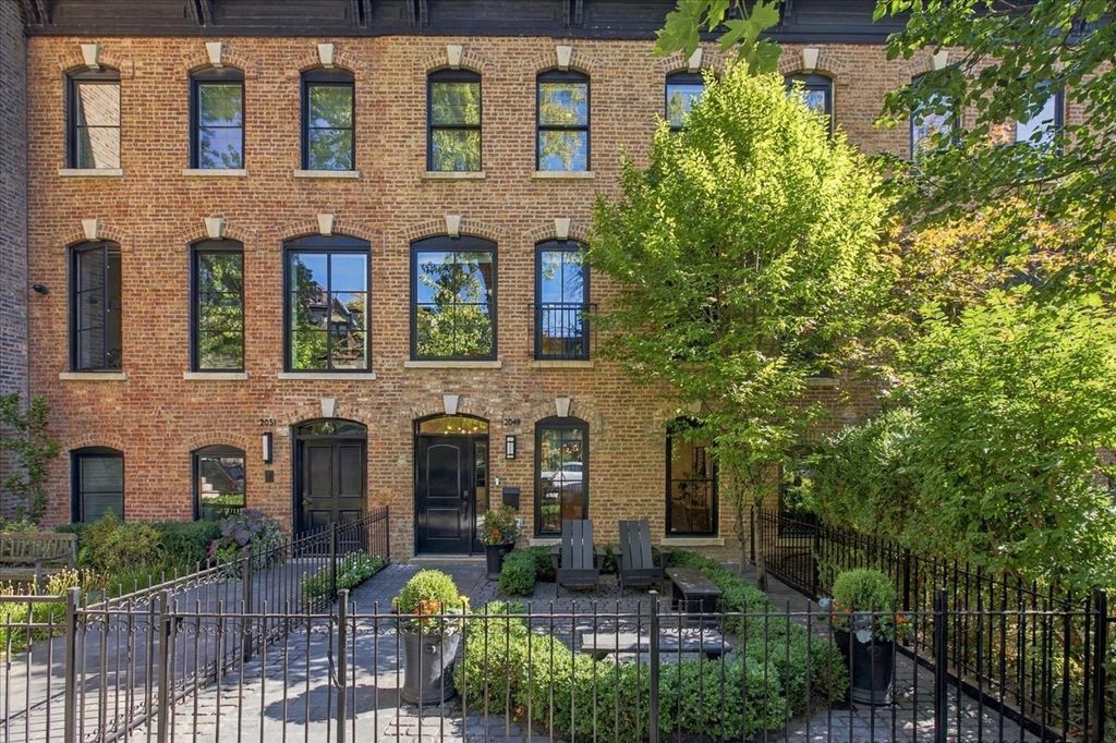 2049 N Dayton Street, Chicago, IL 60614 — exterior