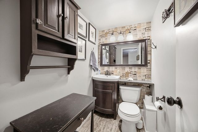 18030 20th Avenue N, Plymouth, MN 55447