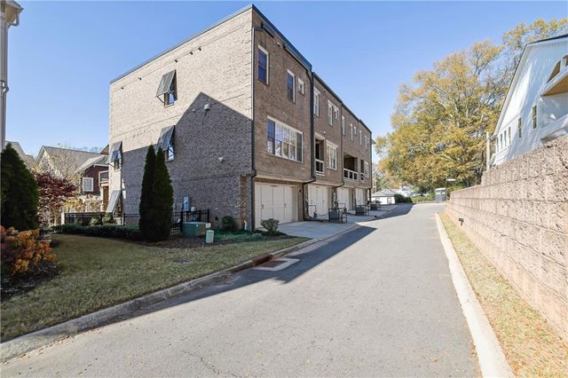 180 Easy Pines Way, Marietta, GA 30060