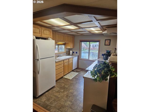 1800 LAKEWOOD Ct, Eugene, OR 97402