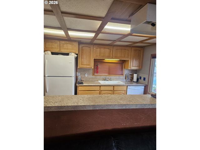 1800 LAKEWOOD Ct, Eugene, OR 97402
