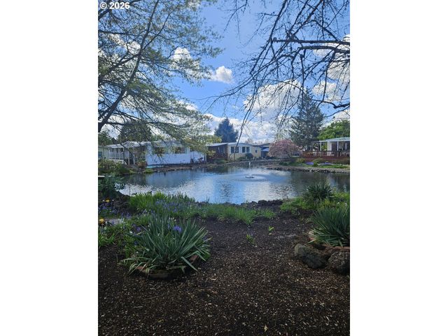 1800 LAKEWOOD Ct, Eugene, OR 97402