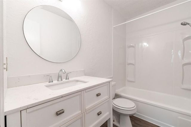 8806 N Rockwell Drive, Oklahoma City, OK 73132