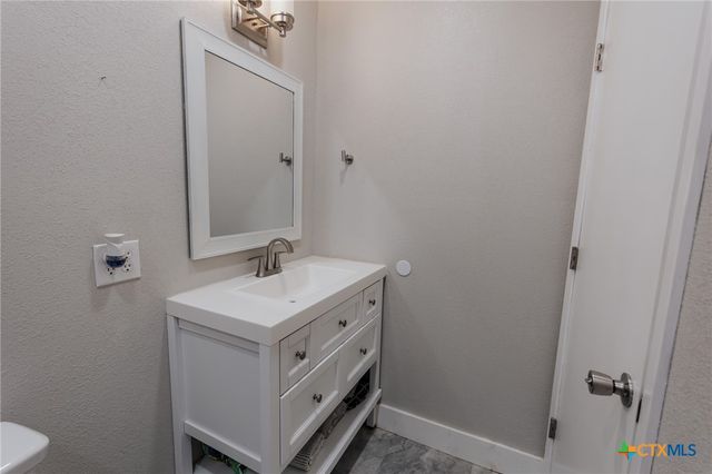 633 Tutt Avenue, Taft, TX 78390