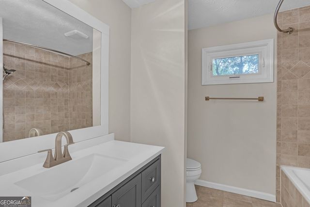 5298 E Shore Drive SW, Conyers, GA 30094