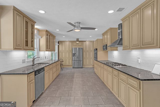 5298 E Shore Drive SW, Conyers, GA 30094