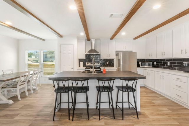 101 Hill Loop Road, Somerville, TX 77879