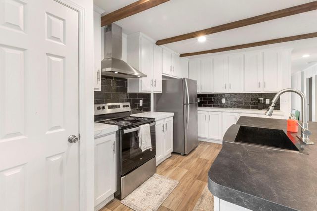 101 Hill Loop Road, Somerville, TX 77879