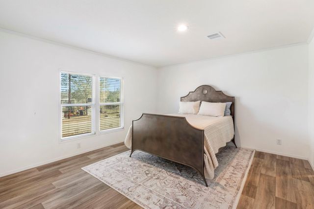 101 Hill Loop Road, Somerville, TX 77879