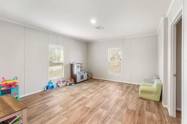 101 Hill Loop Road, Somerville, TX 77879