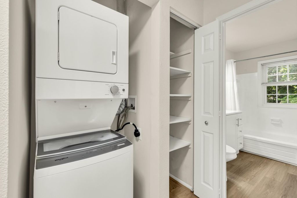 Image 22 of property listing at 746 AZALEA DR #12-746, Rockville, MD 20850