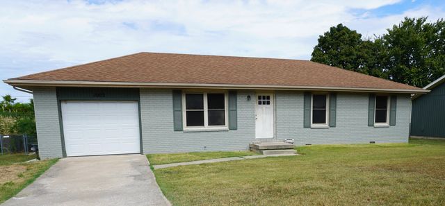 1003 E Parkview Street, Ozark, MO 65721