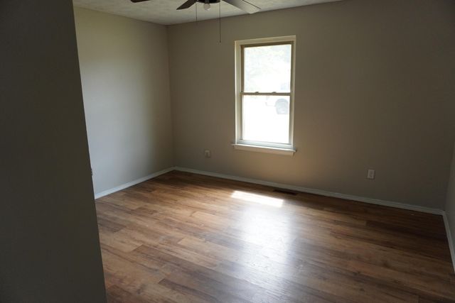 1003 E Parkview Street, Ozark, MO 65721