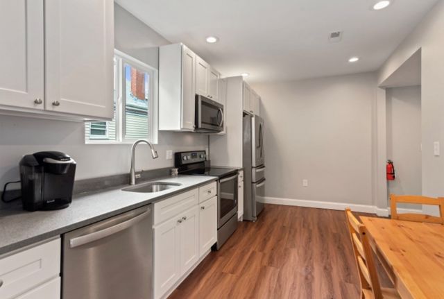7 Abbotsford St B, Boston, MA 02121