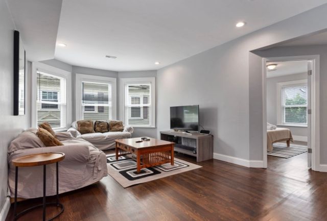 7 Abbotsford St B, Boston, MA 02121