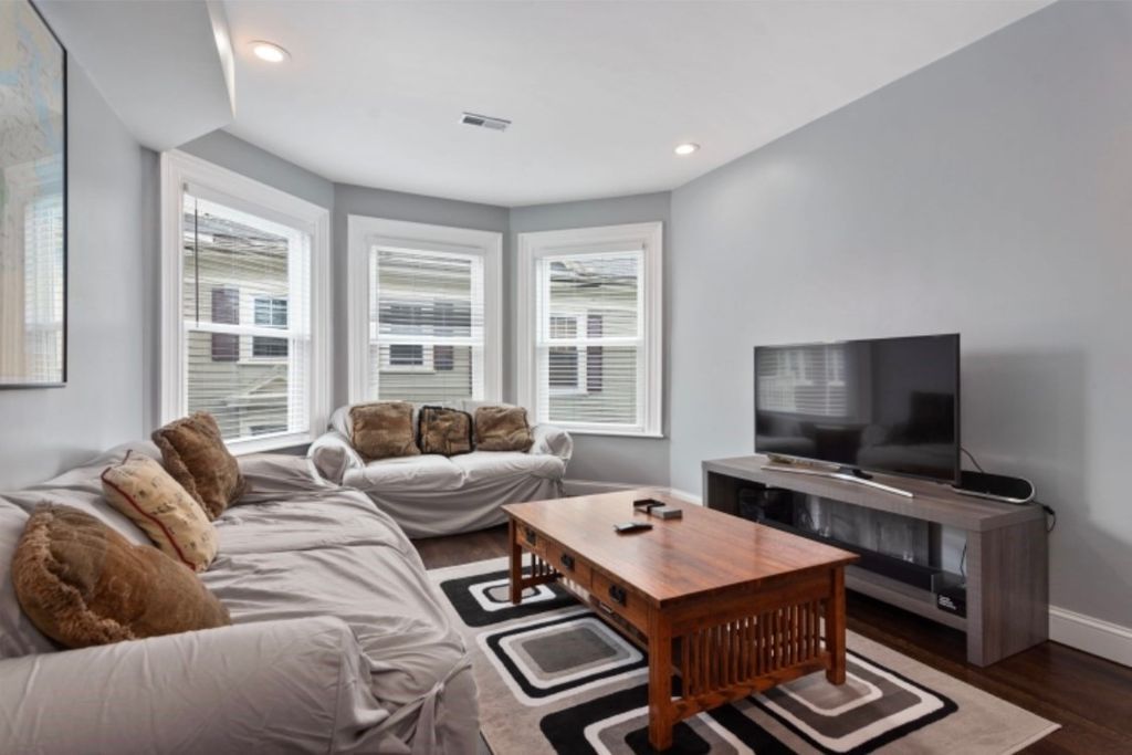 7 Abbotsford St B, Boston, MA 02121