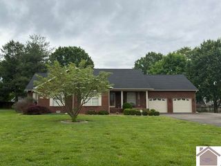 2211 Creekwood Dr # 19 # 20, Murray, KY 42071