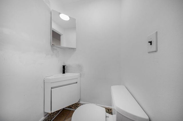 44 COLLEGE ST, Jc, West Bergen, NJ 07305