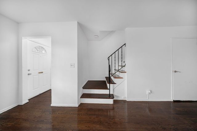 44 COLLEGE ST, Jc, West Bergen, NJ 07305
