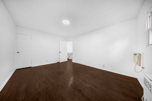 44 COLLEGE ST, Jc, West Bergen, NJ 07305