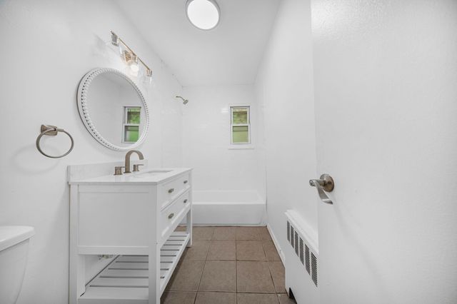 44 COLLEGE ST, Jc, West Bergen, NJ 07305