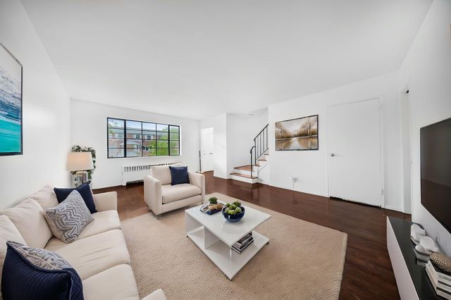 44 COLLEGE ST, Jc, West Bergen, NJ 07305