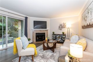 12040 100th Avenue NE #J102, Kirkland, WA 98034