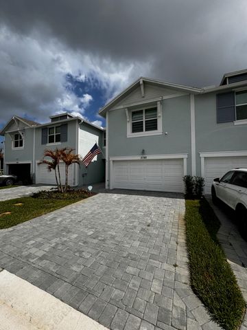5786 SE Edgewater Circle, Stuart, FL 34997