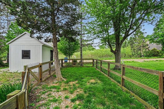 540 East Drive, South Haven, MI 49090