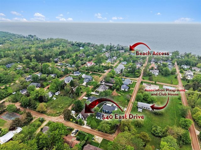 540 East Drive, South Haven, MI 49090